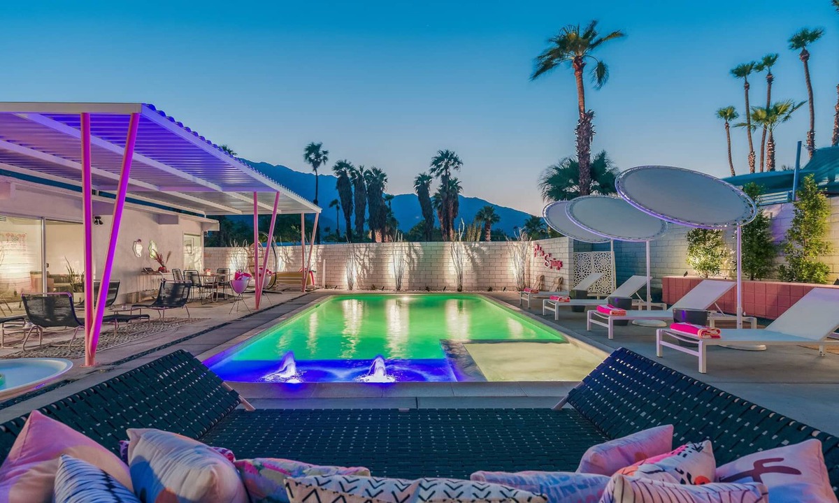 Racquet Club Estates House | Dreamy Mid Century Modern House with Saltwater Pool & Resort Style Backyard