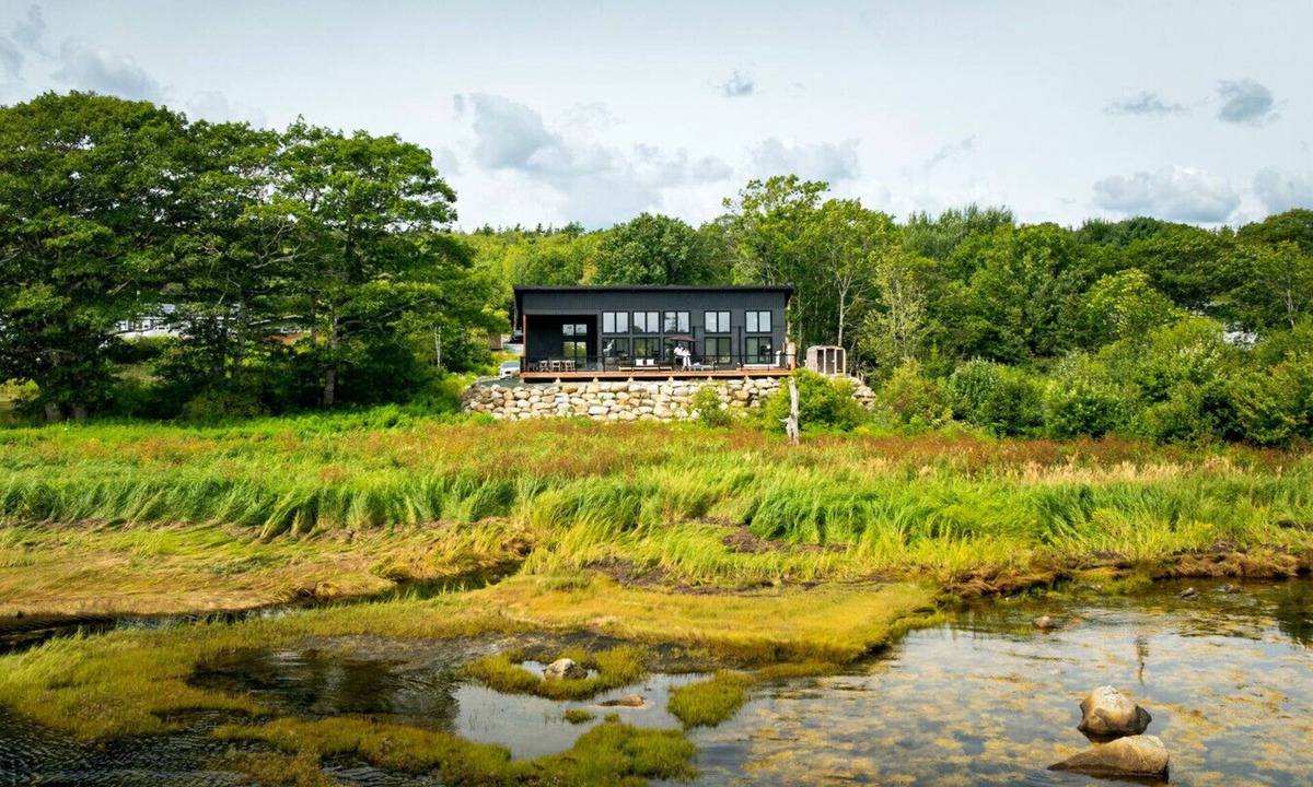Port Mouton House | Dreamy Oceanfront Escape Hot tub & Sauna
