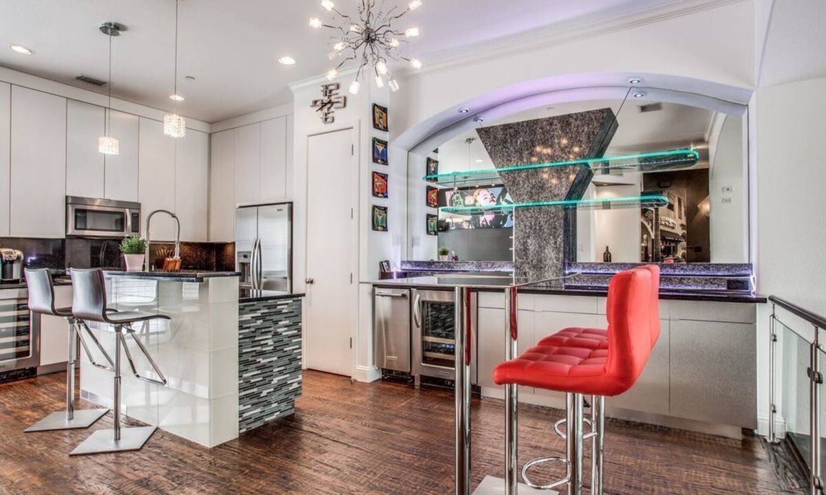 Legacy Park House | Driem house- Award Winning - 1 minute to shops