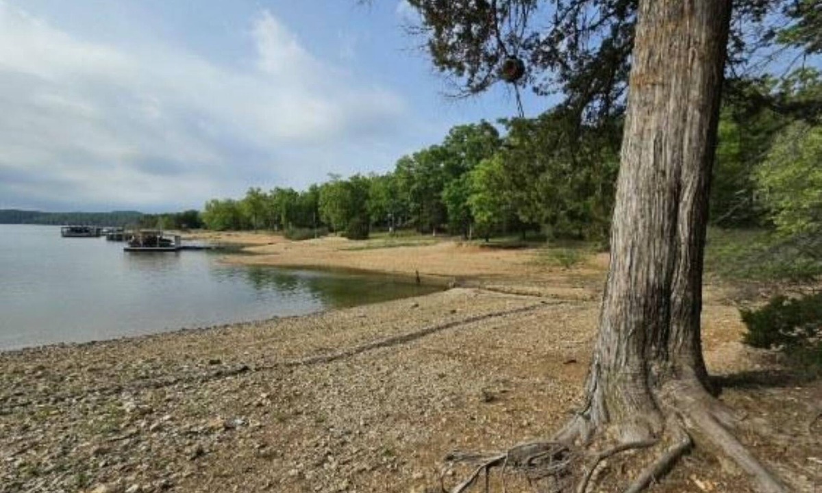 Lost Bridge Village House | Drift Away- 2-bedroom Lakefront hosue with Easy walk to Lake