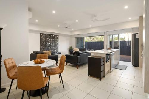 Labrador House | Drift & Dwell - Minutes to Labrador Beach & Dining