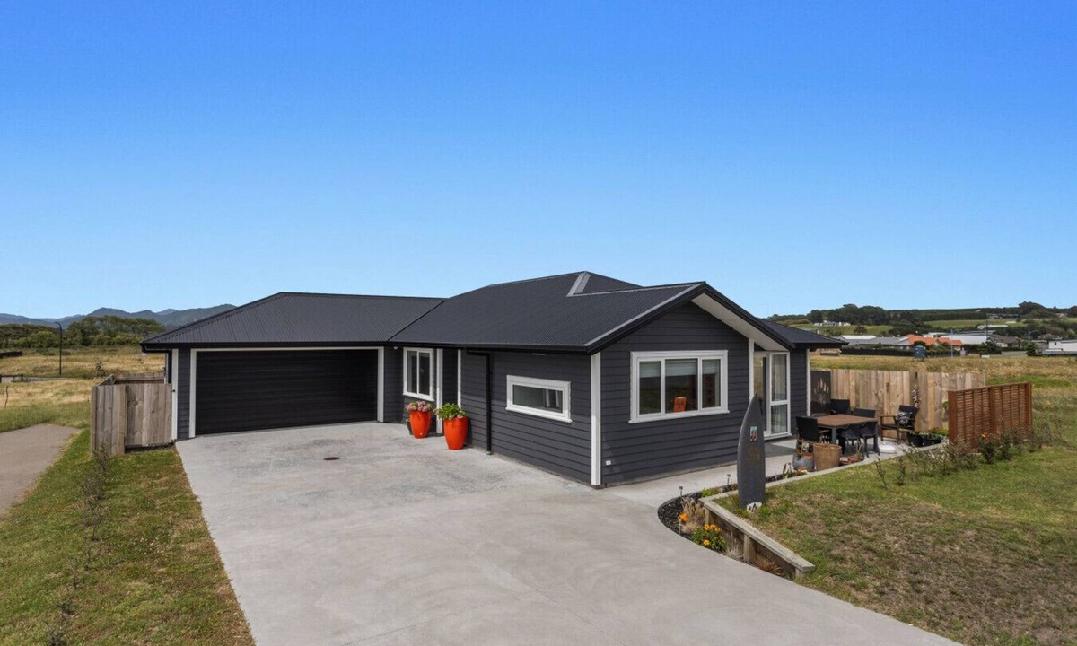 Waiotahi House | Drift & Glow: Coastal Sauna Retreat