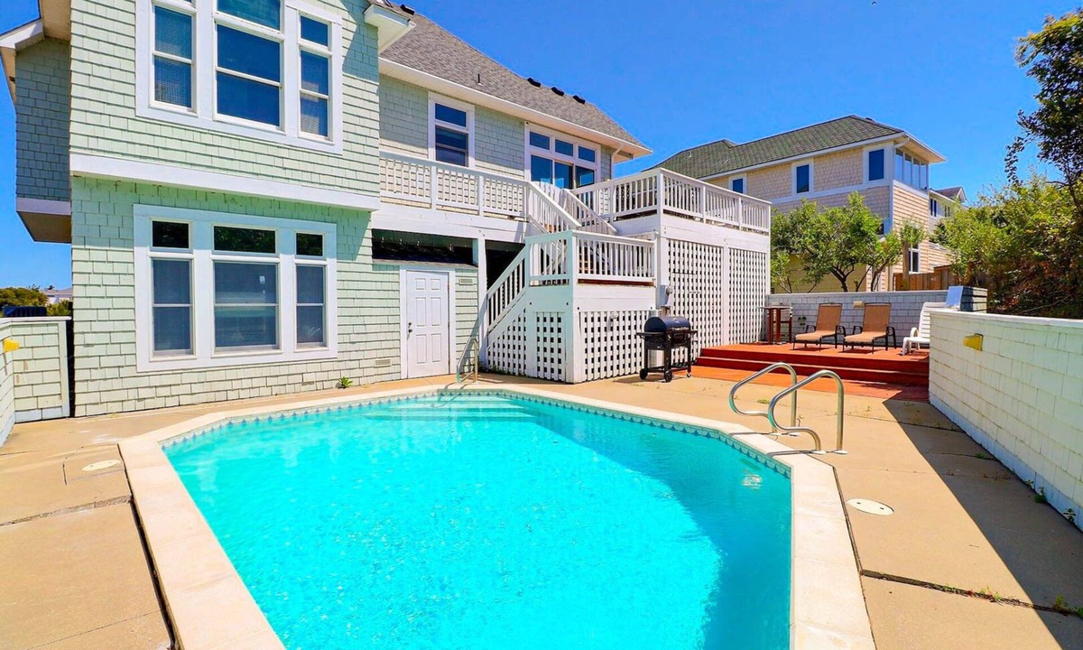 Monteray Shores House | Drifting Sands Pool, Sun Deck Beach