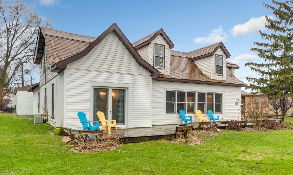 Lake Catherine Cottage | Driftwood, Cozy Waterfront Cottage, Separate Unit