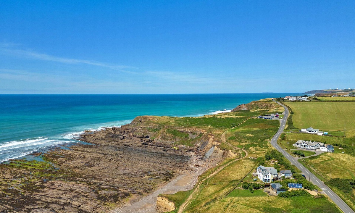 Widemouth Bay Cabin | Driftwood