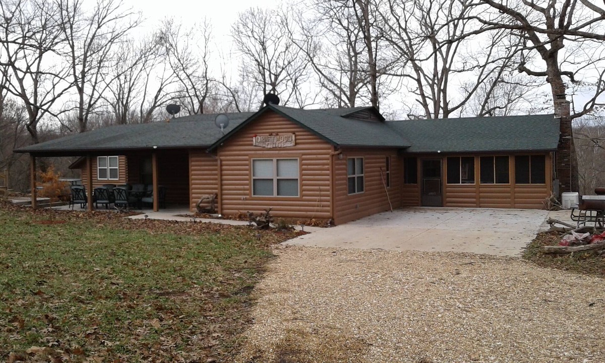 Steelville Cabin | Driftwood River Lodge on the Meramec River. Steelville, MO.