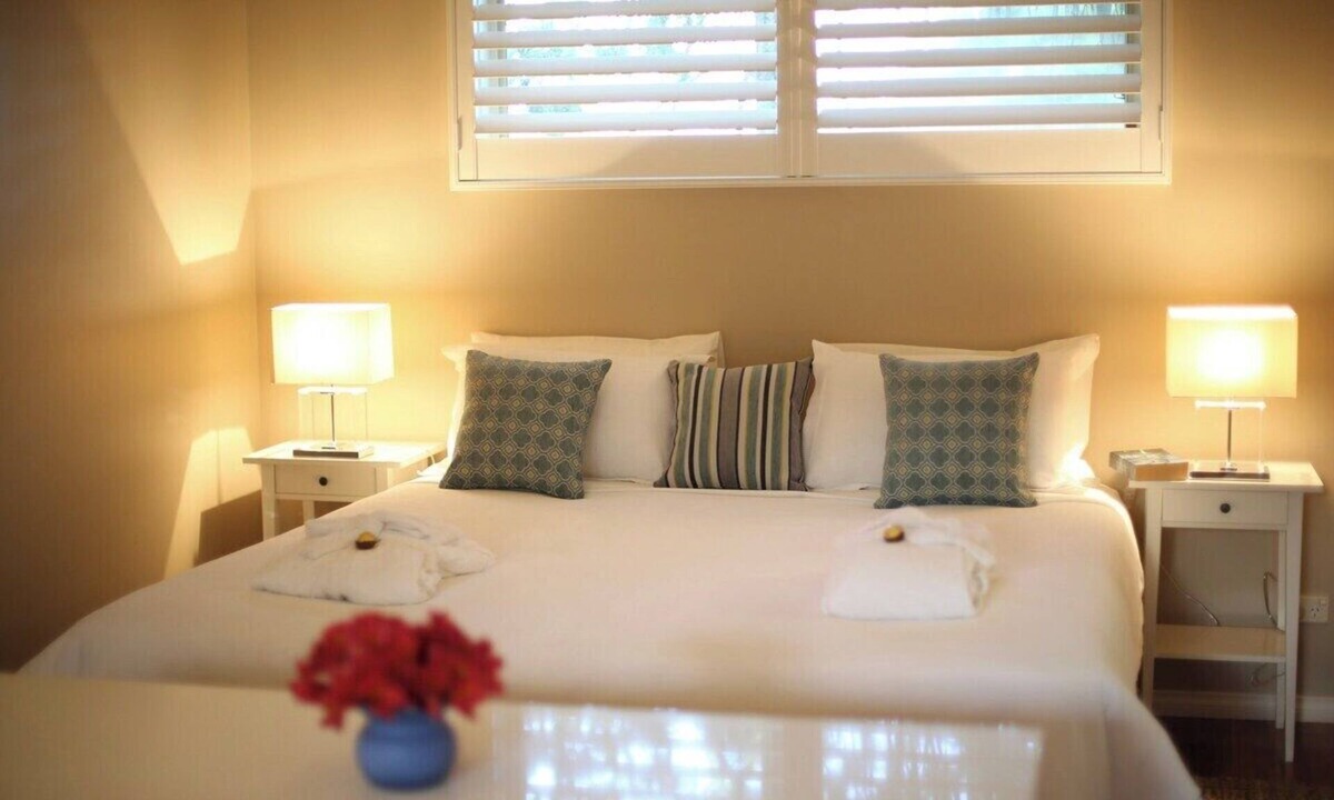 Cowes Cottage | Driftwood - Spa Cottage for Two