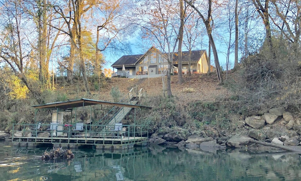Pangburn House | Dripping Springs Retreat ~ on The Little Red River - blazing wifi