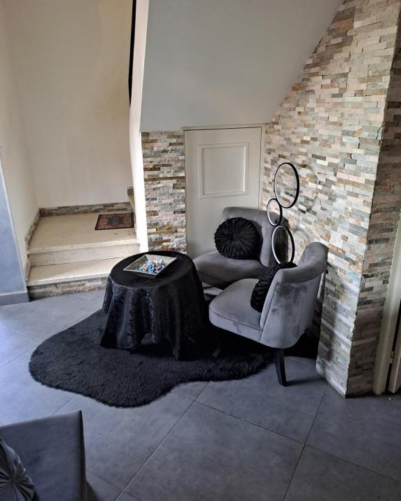 Carcassonne Apartment | Drissia&Othman Estilo