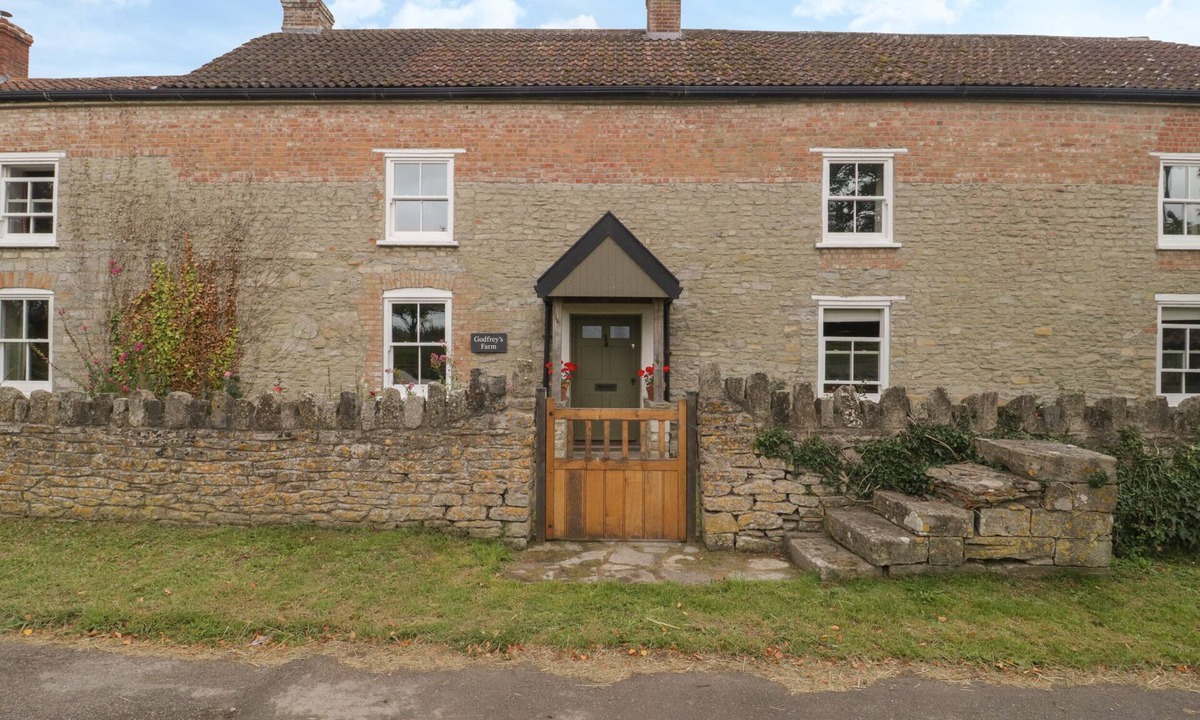 Bridgwater Cottage | DROVER'S, romantic, with open fire in Sutton Mallet