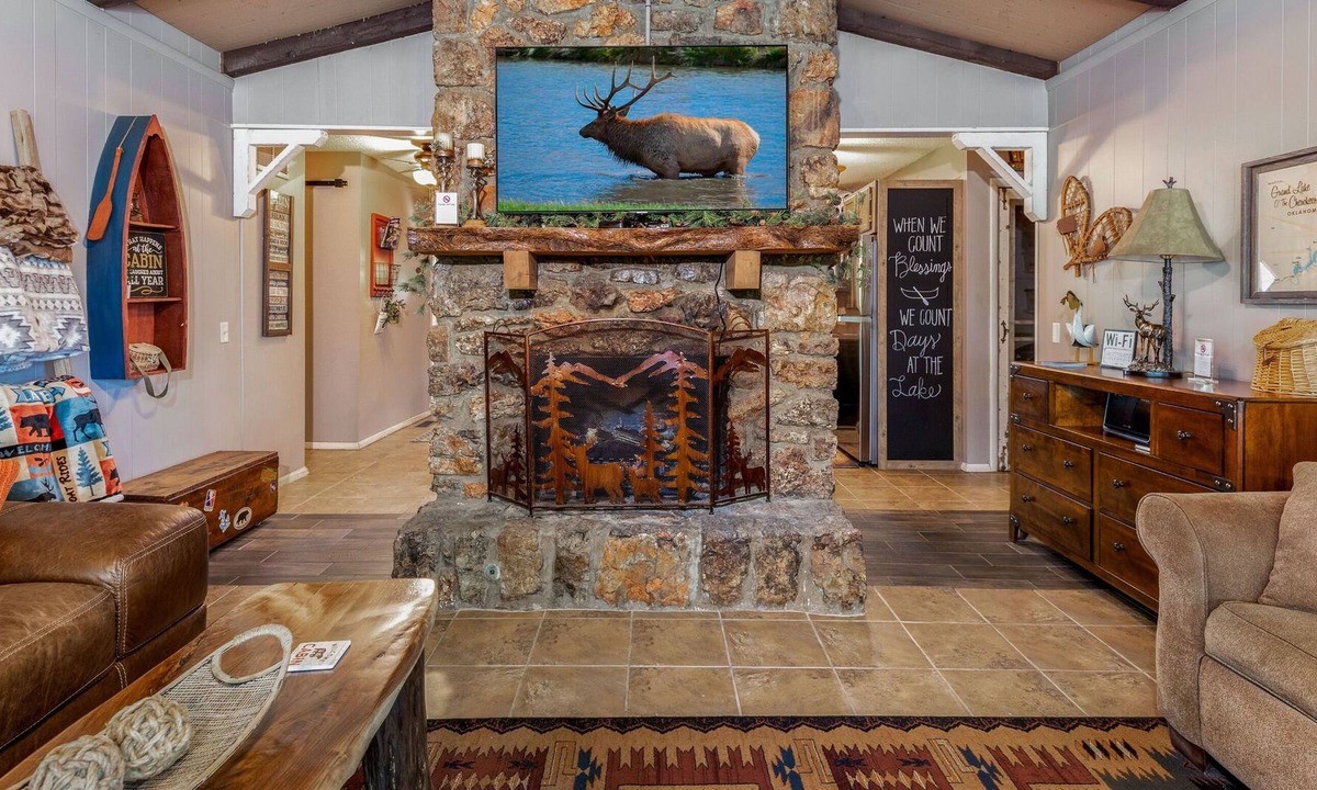 Jay Cabin | Drowning Creek Cabin & Bunkhouse ~ Sleeps 12