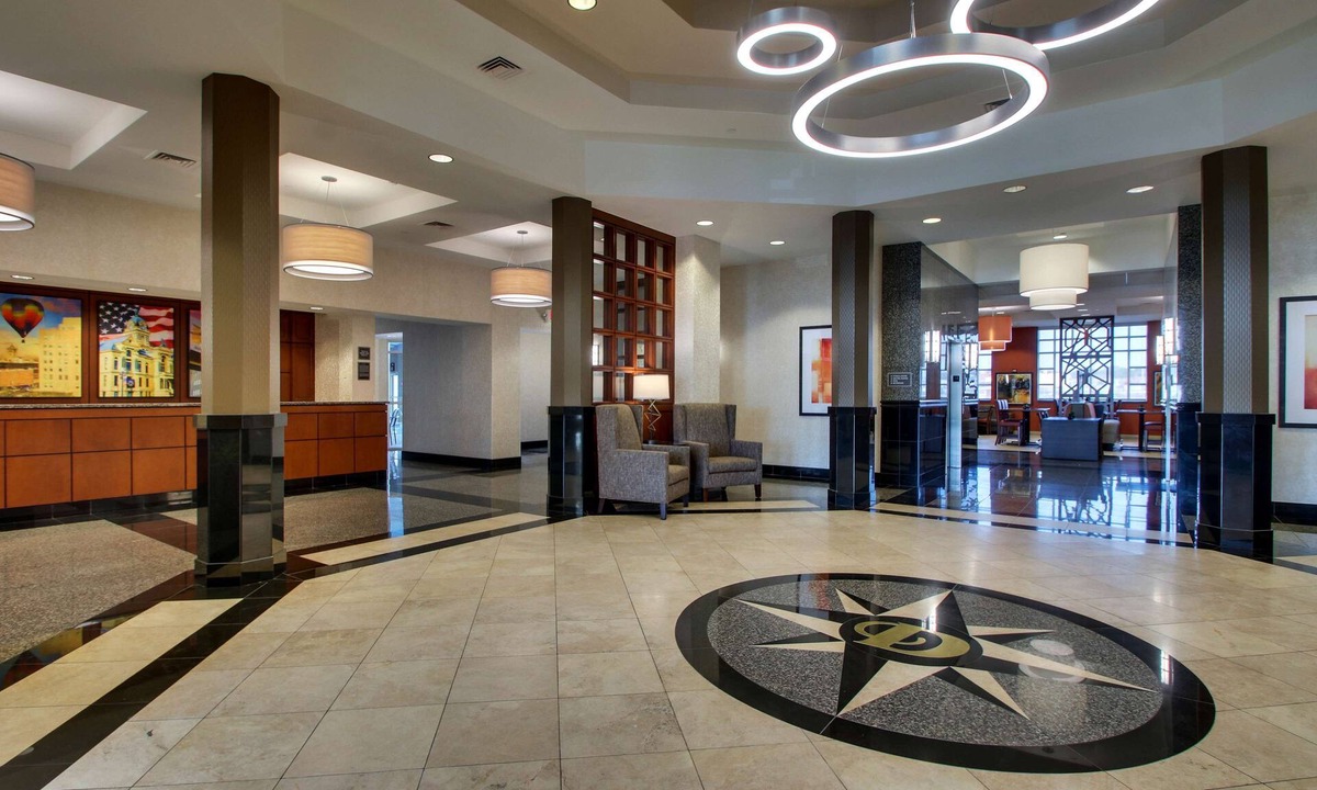 Findlay Hotel | Drury Inn & Suites Findlay