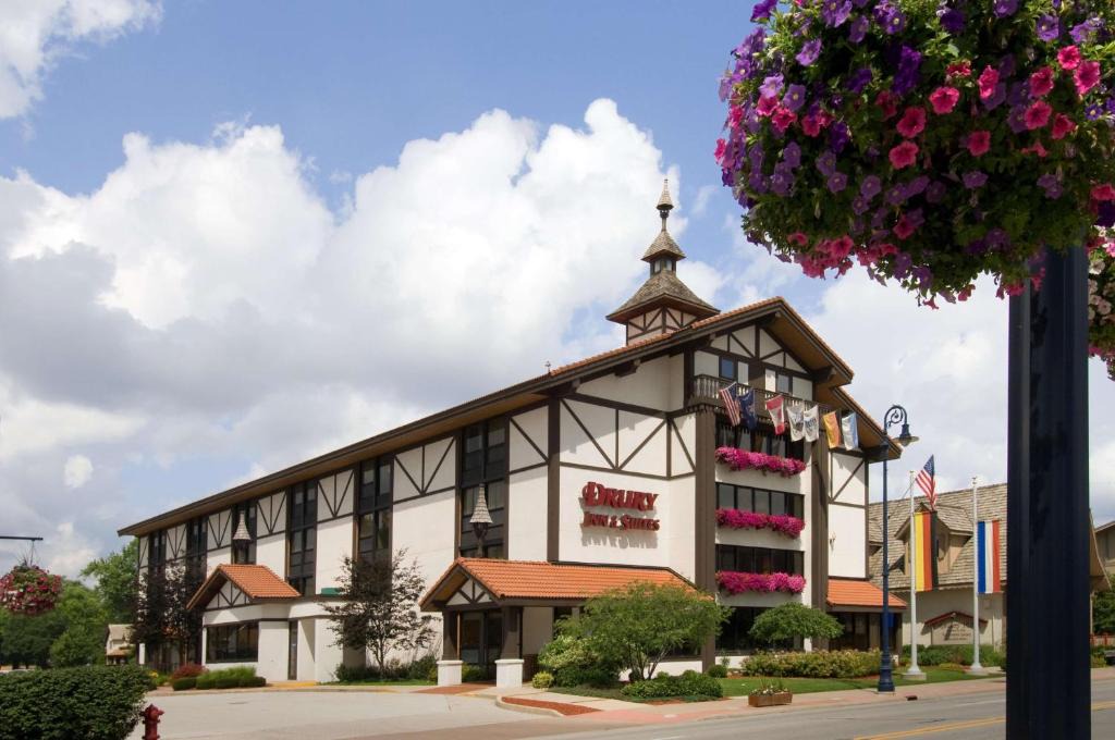 Frankenmuth Hotel | Drury Inn & Suites Frankenmuth