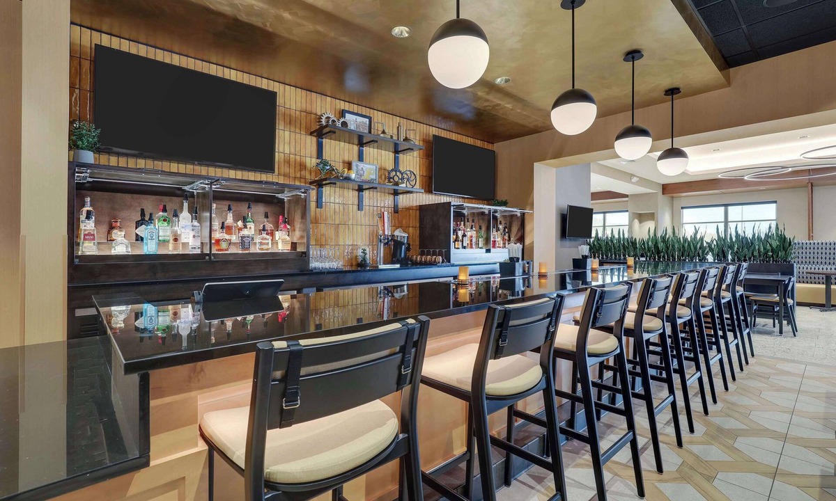 Lafayette Hotel | Drury Inn & Suites Lafayette, IN