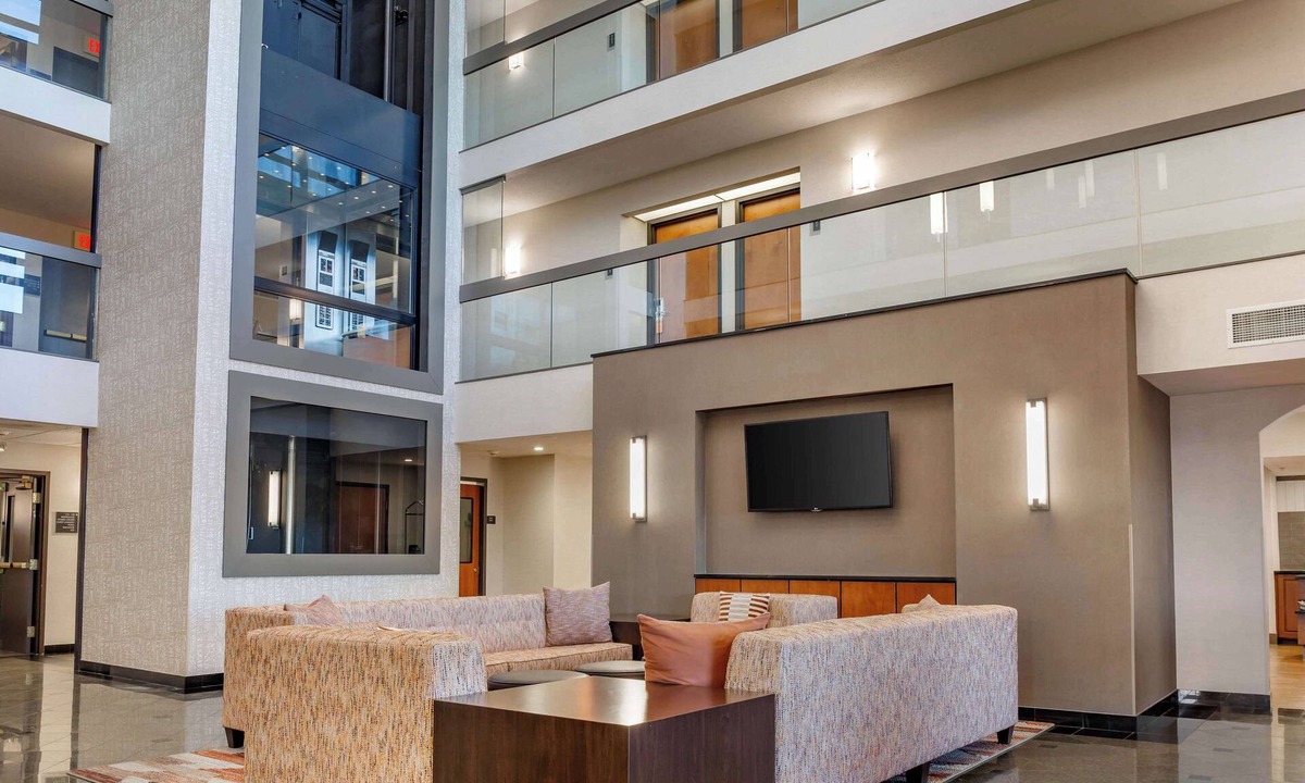 Valley Park Hotel | Drury Inn & Suites Southwest St. Louis