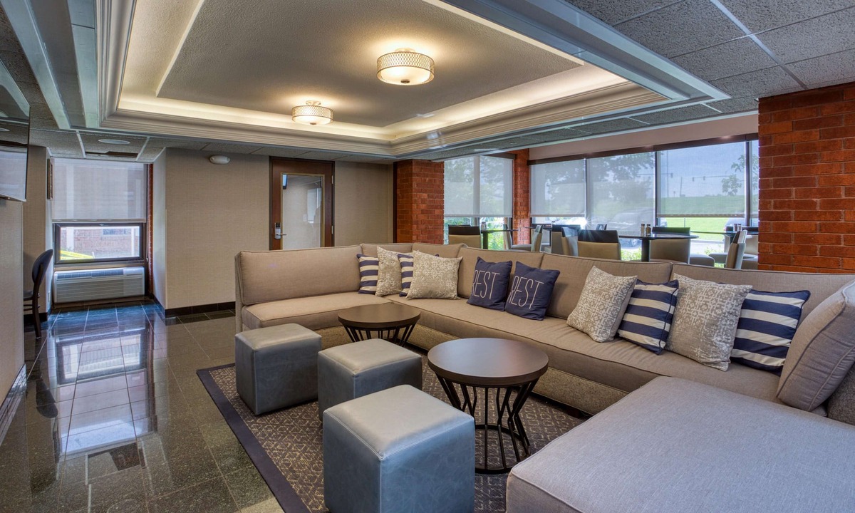 Fairview Heights Hotel | Drury Inn & Suites St. Louis Fairview Heights