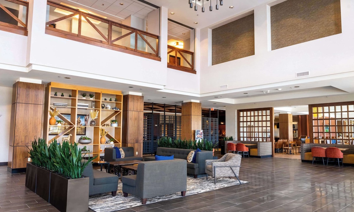 Central Arlington Hotel | Drury Plaza Hotel Dallas Arlington
