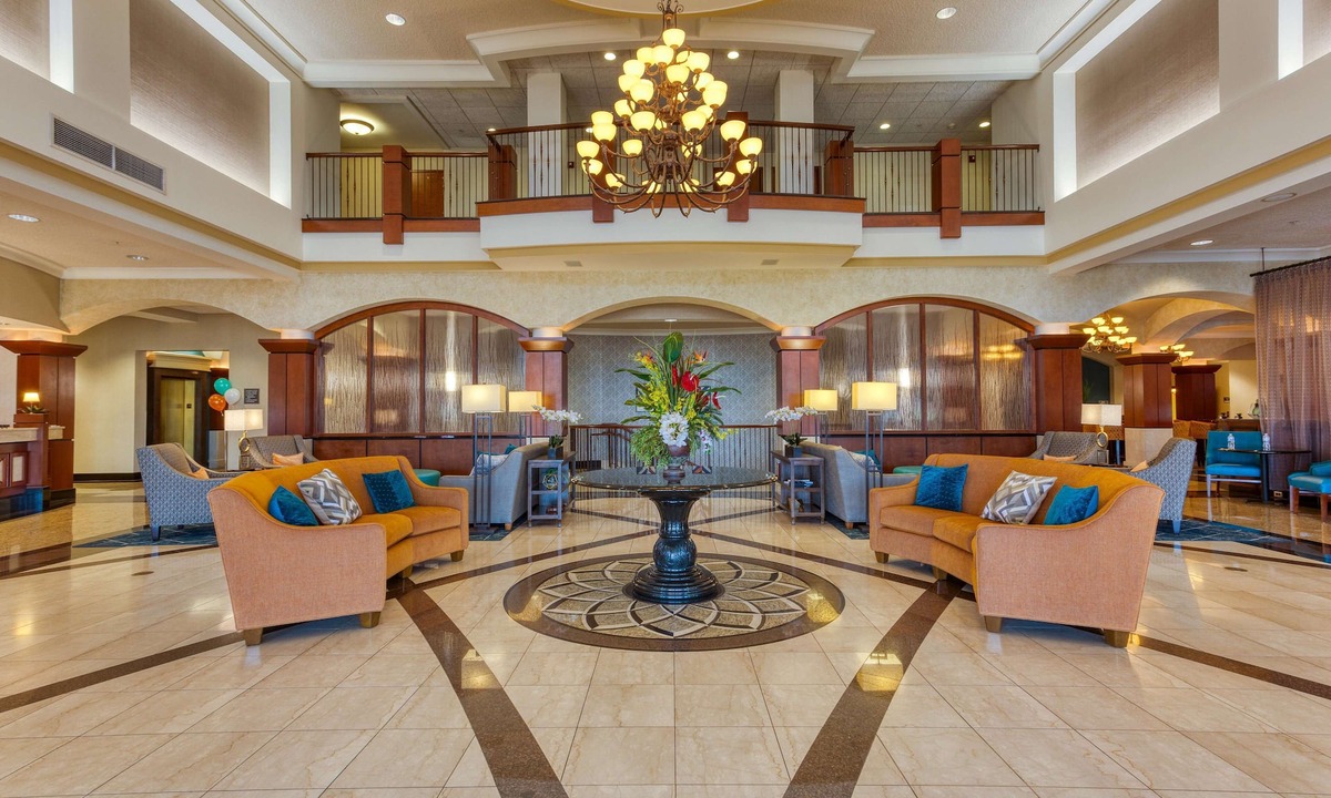 Chesterfield Hotel | Drury Plaza Hotel St. Louis Chesterfield
