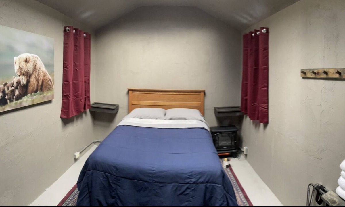 Conner Cabin | Dry Cabin #9, sleeps 2 guest maximum