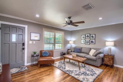 New Braunfels House | DT 430 Mommas House on Landa