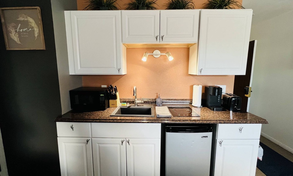 Englewood Condo | DTC Studio, Gym, Comfort and Convenience