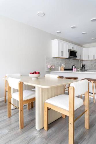 Downtown Apartment | DTWN Yale Wooster Square Laundry