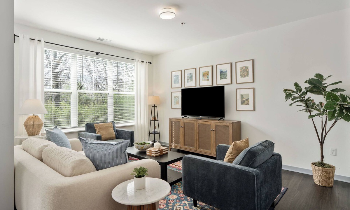 Tuttle West Apartment | Dublin 2BR | Pets welcome | Ground Floor | Views