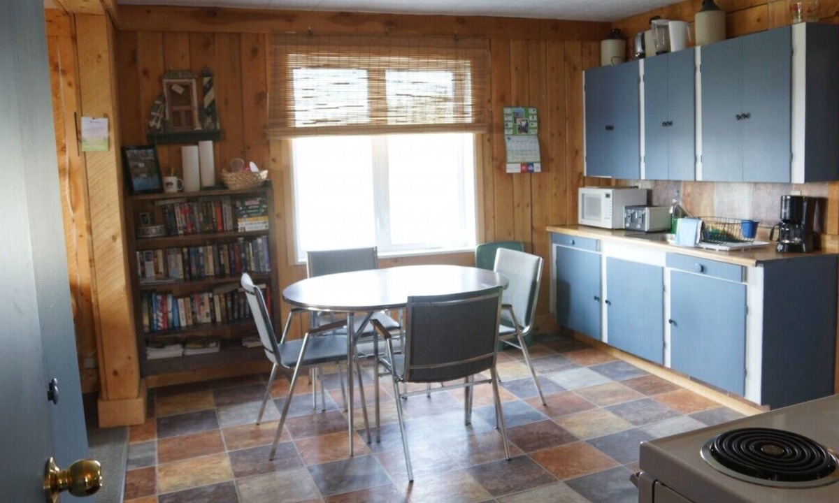 Larder Lake House | Dublin Bay Lodge - Larder Lake