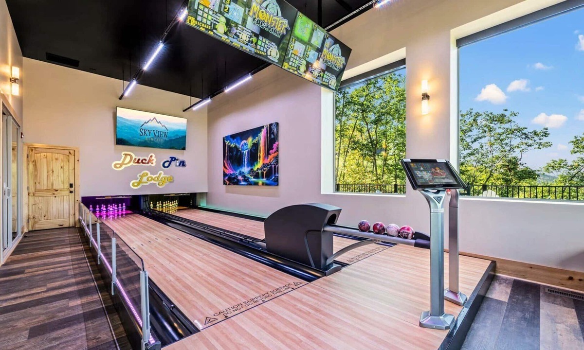 Sevierville House | Duck Pin Lodge: 9BR, Bowling Alley, Mountain Views, Indoor Pool