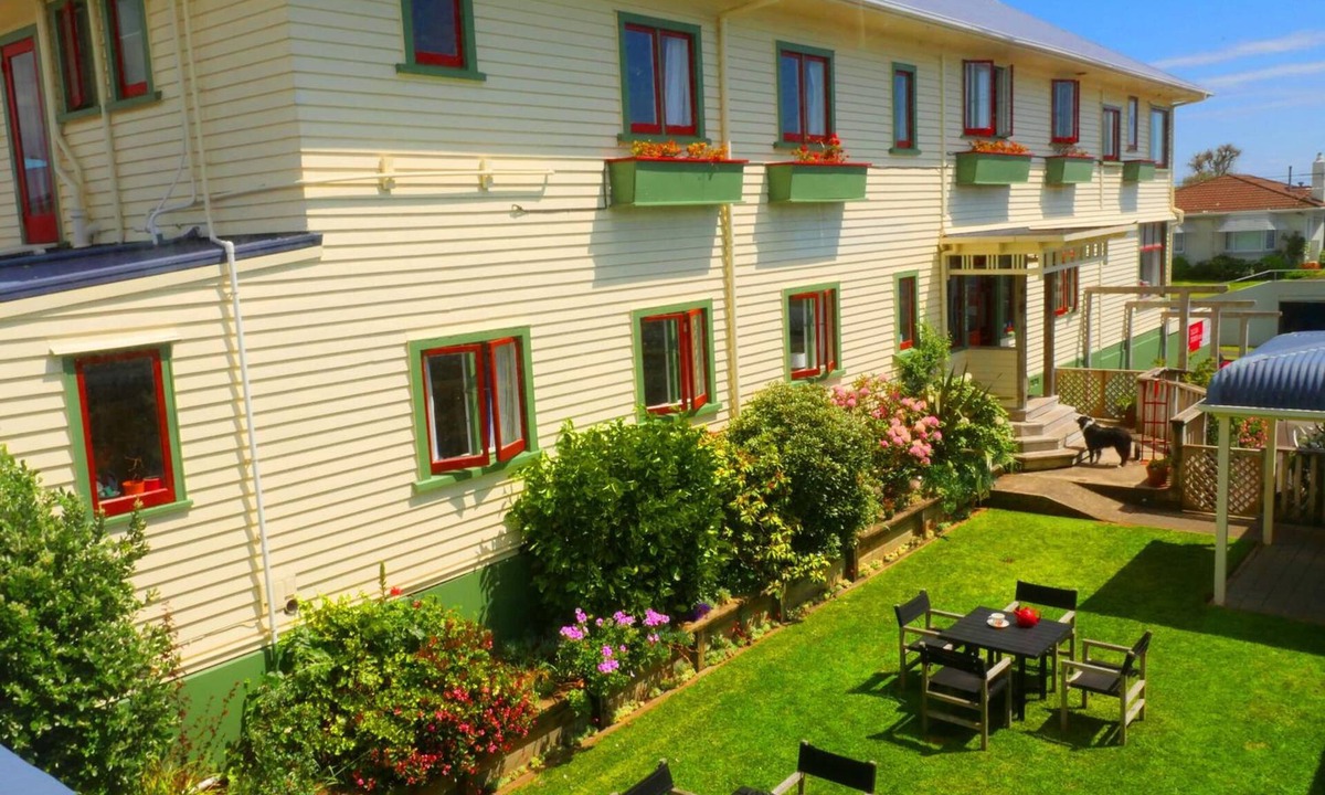 New Plymouth House | Ducks & Drakes Boutique Motel & Backpackers
