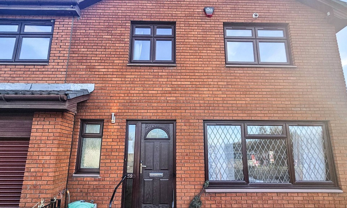 Bingham Ski Chalet | Duddingston 9 Bedroom House - Edinburgh