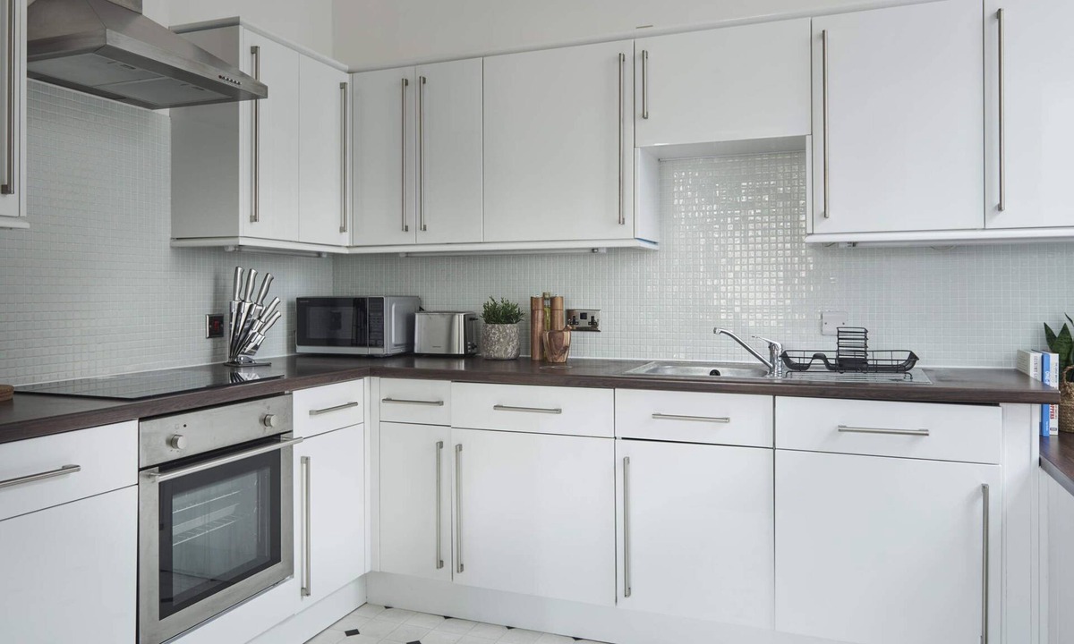 Dudley Apartment | Dudley - Exec Travel - 2bed- Long stay - Parking!