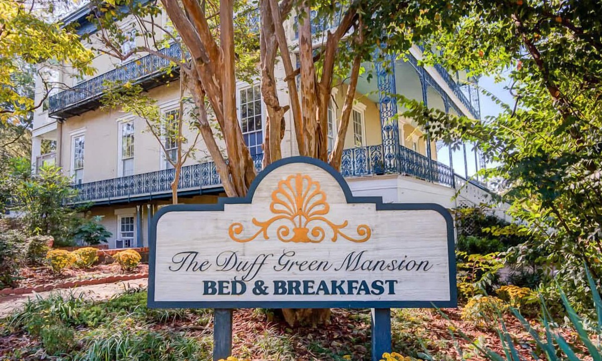 Vicksburg Bed & Breakfast | Duff Green Mansion