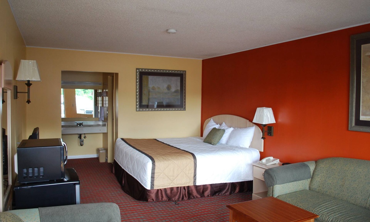 Calhoun Hotel | Duffy's Motel