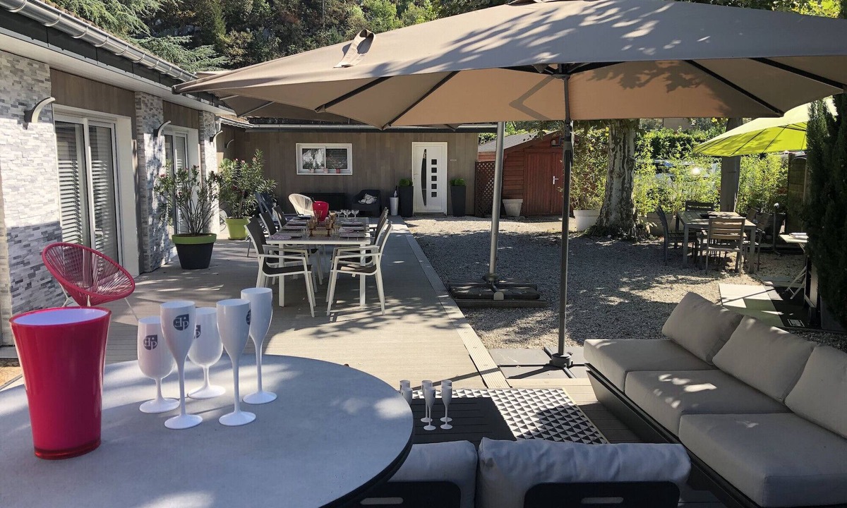 Duingt House | DUINGT centre, Maison 140M2, plage privée, 6Pers.