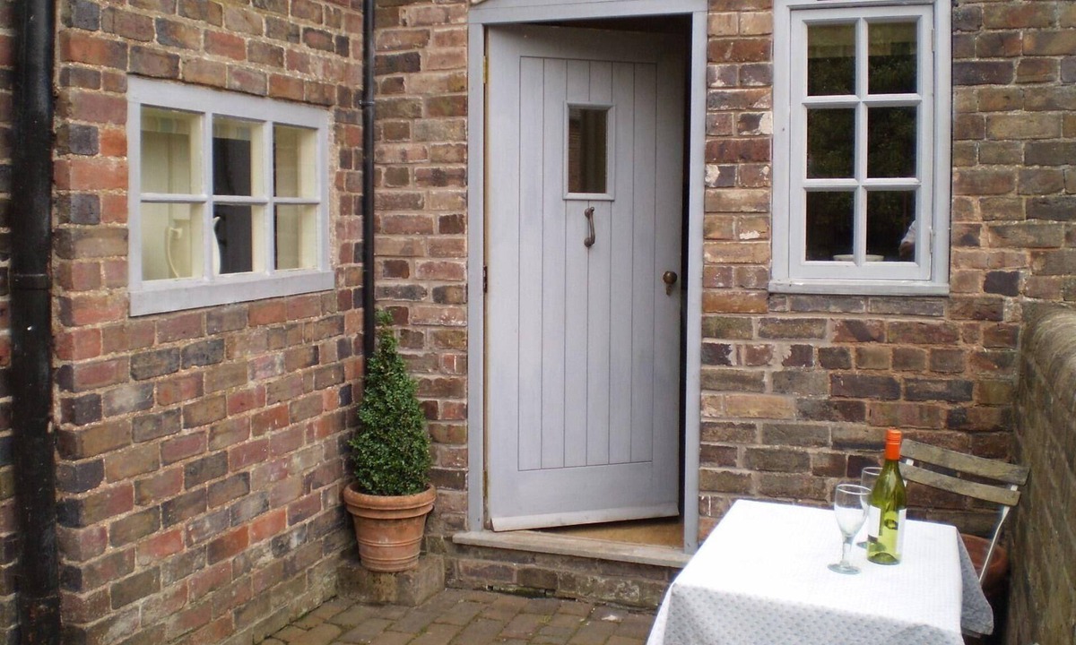 Bridgnorth House | Duken courtyard holiday cottage