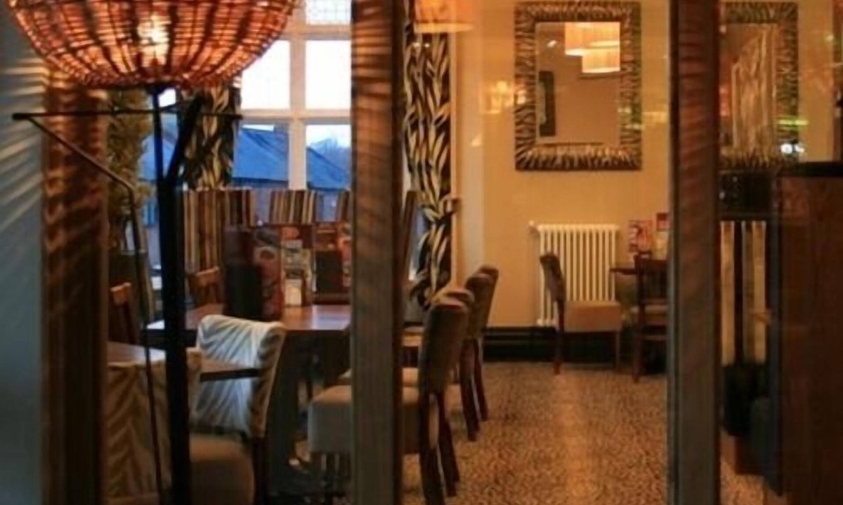 Edwinstowe Hotel | Dukeries Lodge Hotel