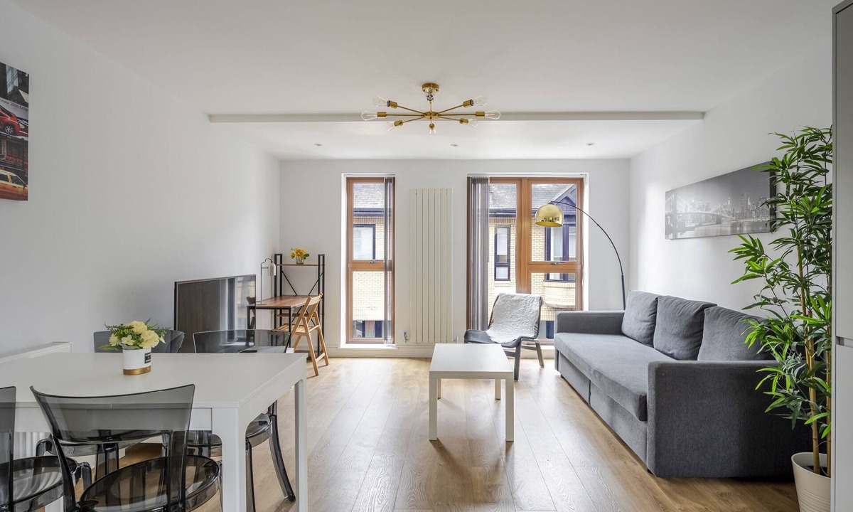 Chelmsford Apartment | Dukes Apartment by Stays Accommodation