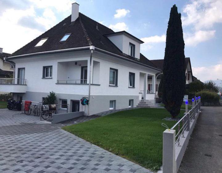 Dulliken Apartment | Dulliken 1 Schlafzimmer, Wohnzimmer, Küche mit Geschirr komplett, Bad