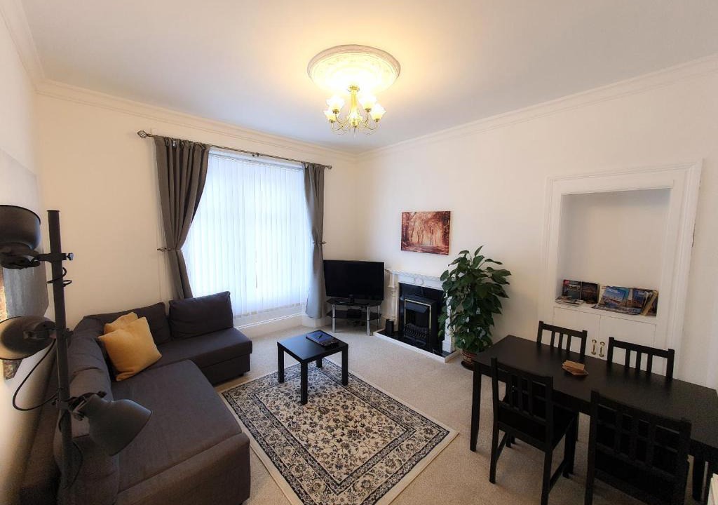 Dumbarton Apartment | Dumbarton Castle Way