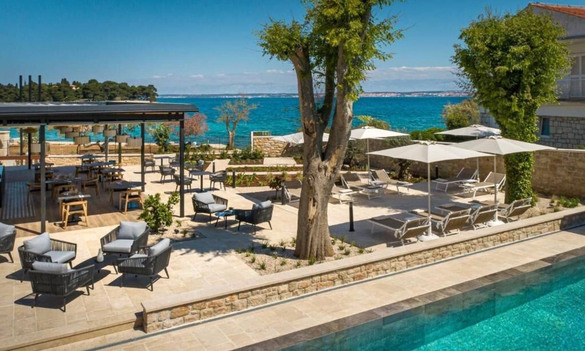 Preko Hotel | DUNATOVI DVORI Heritage Hotel