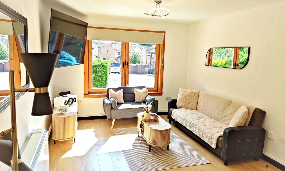 Glenisla House | Dundee Beach Villa