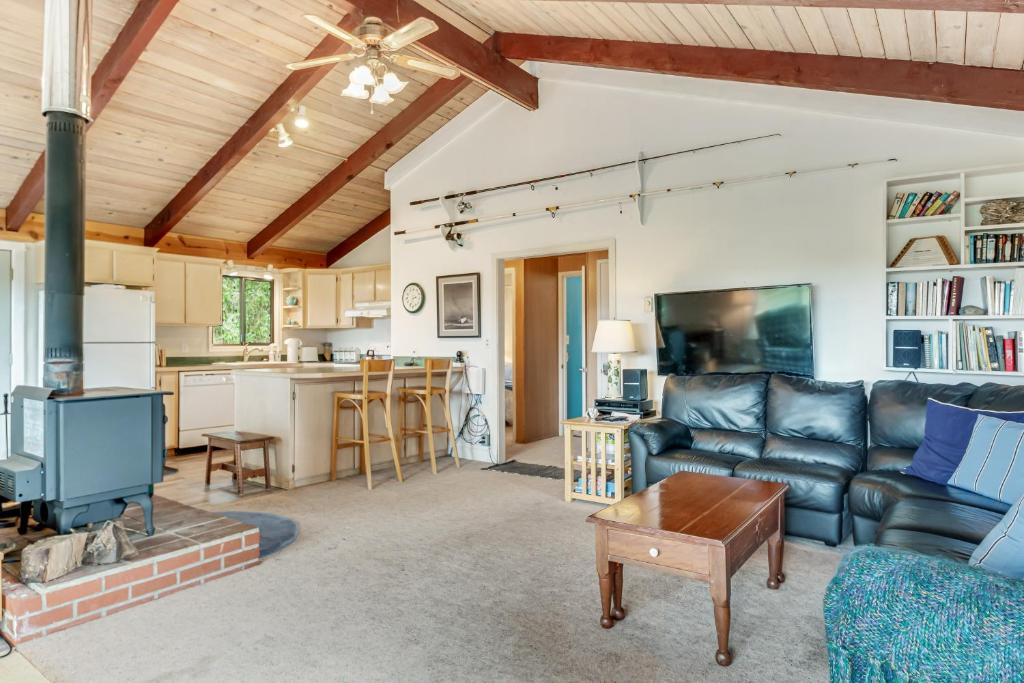 Copalis Beach House | Dune Grass Cottage