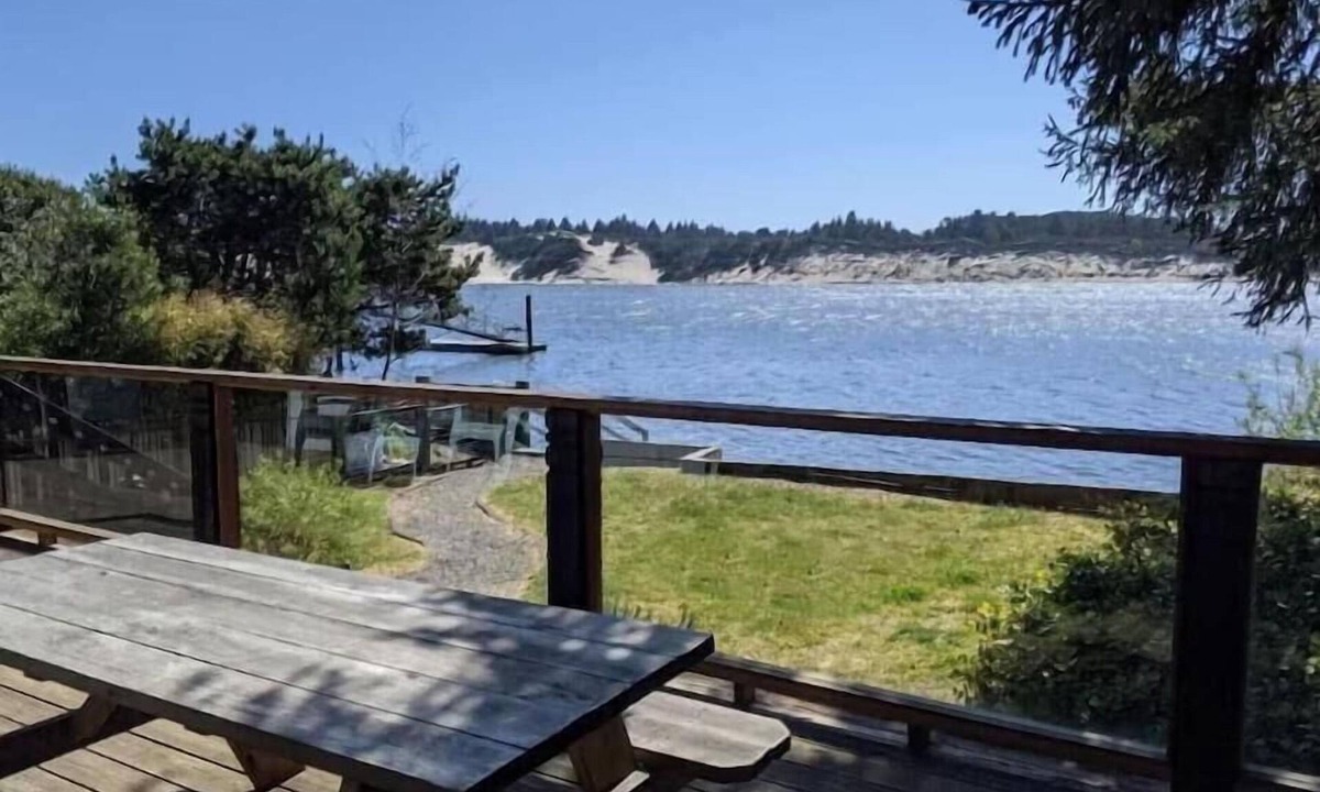 Florence House | Dune it Right on the Siuslaw River