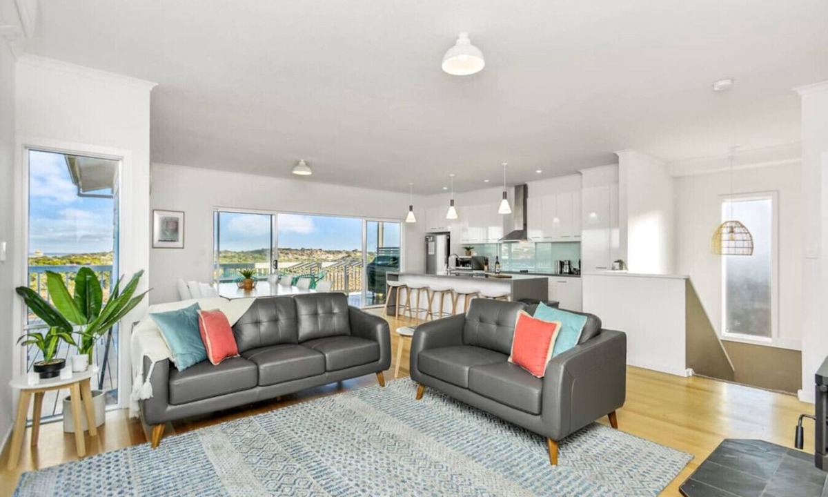 Goolwa Beach House | Dunescape—Coastal Serenity with Fire & Views