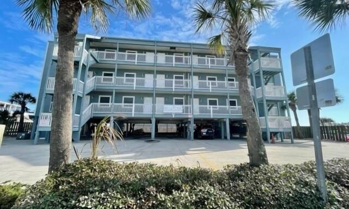 Garden City Condo | Duneside III 206