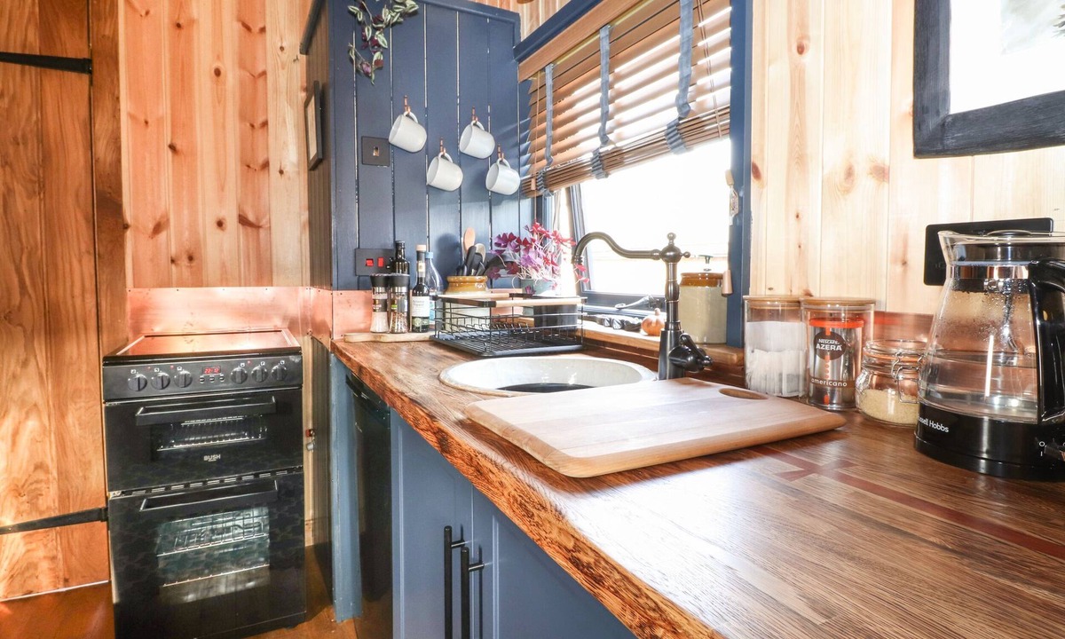 Knock Cottage | Dunfell Shepherd's Hut