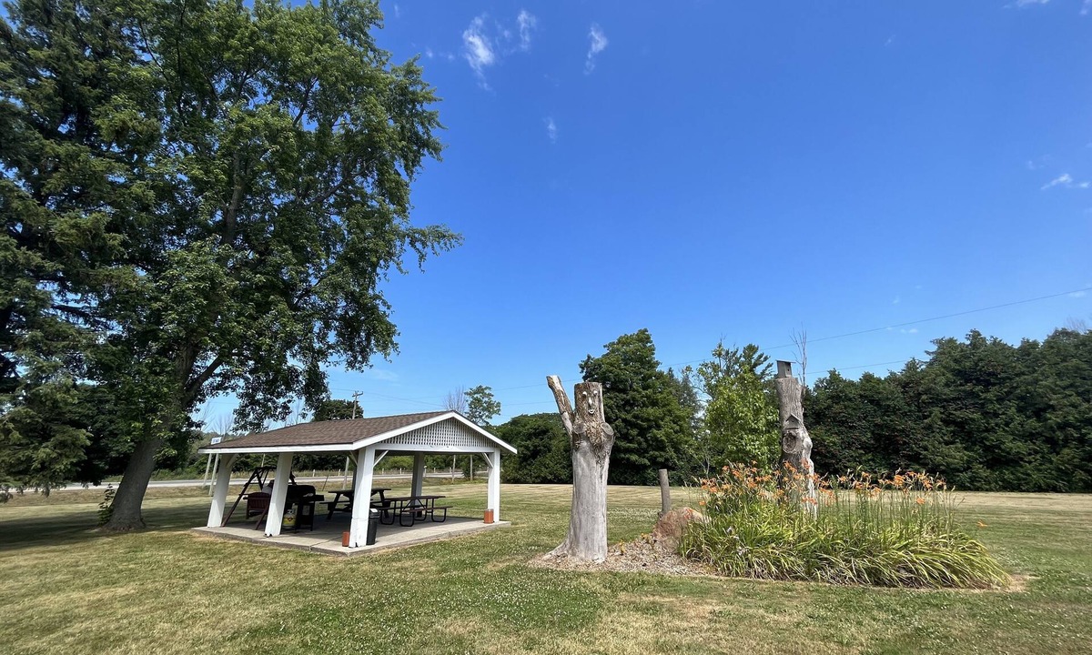 Ashfield-Colborne-Wawanosh Hotel | Dunlop Motel