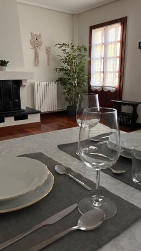 Mundaka Apartment | Duplex 122m2, 4 dormitorios, 2 baños completos, Wifi 1GB