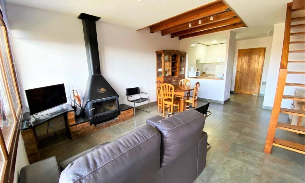 Caldegas Apartment | Duplex 2 rooms 6 Pax, Fireplace, Views, Dishwasher & Washer